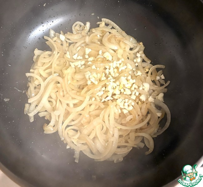 Куриная грудка в луково-сливочном соусе