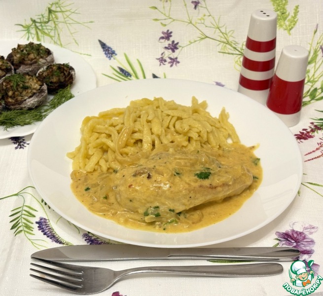 Куриная грудка в луково-сливочном соусе