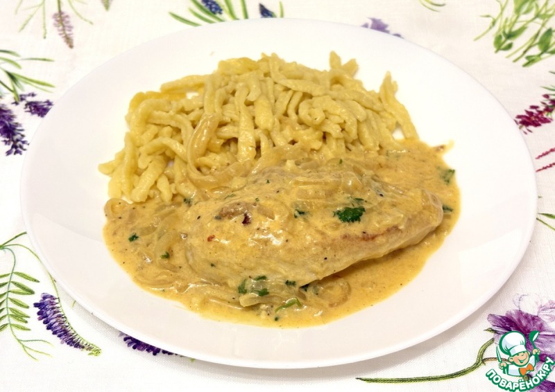 Куриная грудка в луково-сливочном соусе