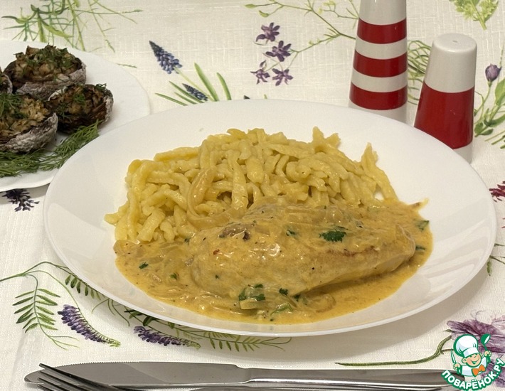 Куриная грудка в луково-сливочном соусе