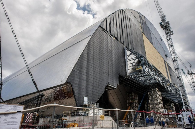 МАГАТЭ: Новый саркофаг на ЧАЭС из-за атаки российского дрона потерял «основные функции безопасности»