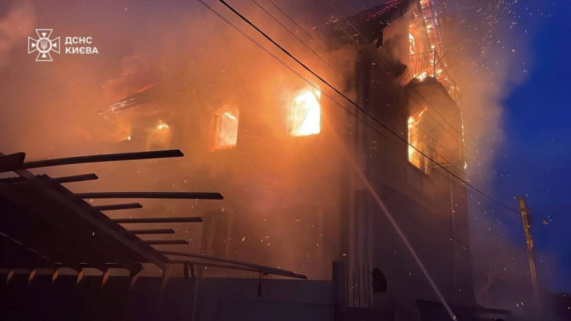 Массированный удар по Киеву: Десятки людей ранены, тысячи домов без тепла