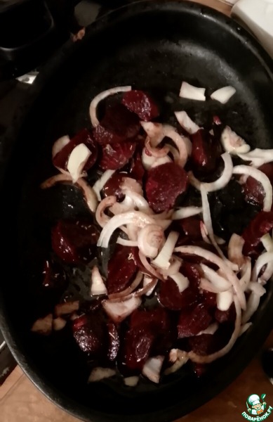 Медовая утка в соусе из груш