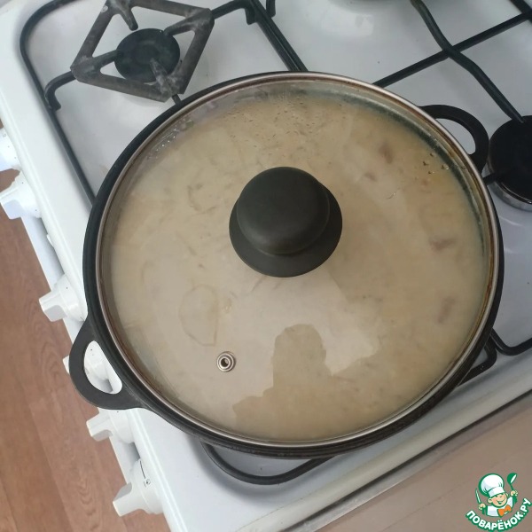 Мясо, тушеное со сметаной