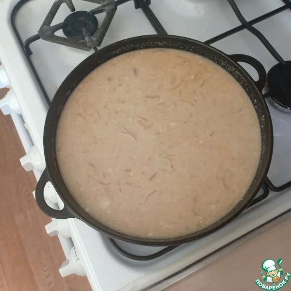 Мясо, тушеное со сметаной