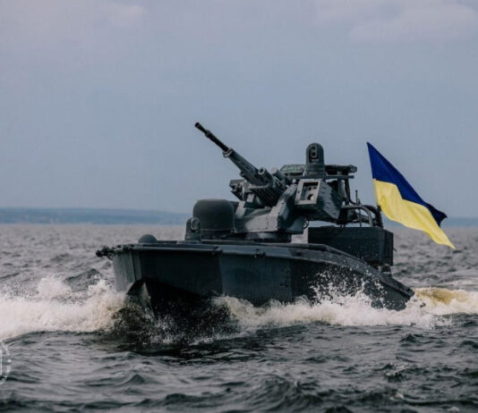 Морские дроны Sea Baby поразили в Черном море танкер «теневого флота» РФ | ВИДЕО