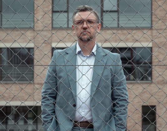 Новые криминальные сериалы, которые затягивают с первых минут