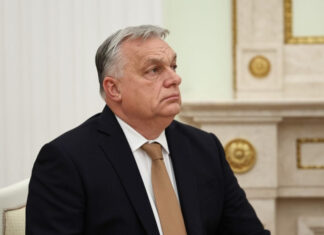 Орбан повезет в Брюссель 1,6 млн анкет венгров, которые якобы выступают против помощи Украине