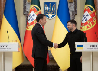 Оставьте это между мной и главкомом: Зеленский на фоне массированных атак на Одессу намекнул на кадровые изменения