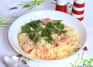 Паста с креветками в сырном соусе