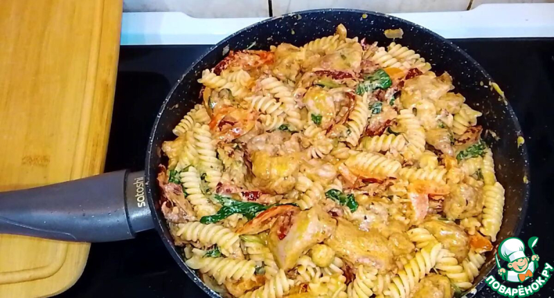 Паста с курицей по-тоскански