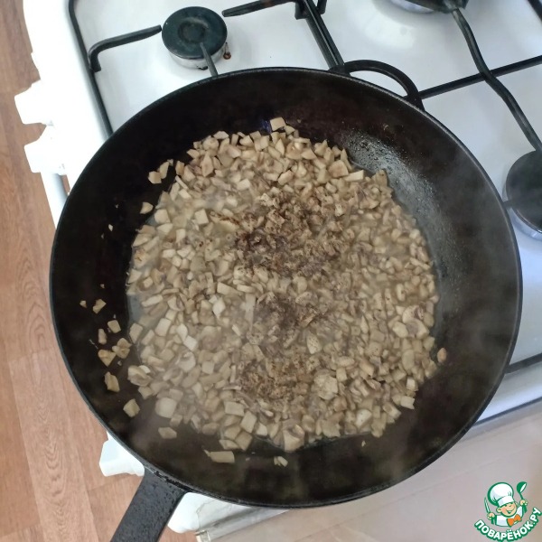 Печеночный торт с грибами