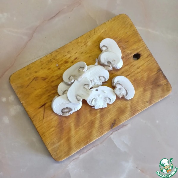 Печеночный торт с грибами