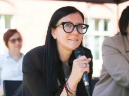 Польскому депутату, которая сказала таксисту-украинцу «возвращаться в свою страну», предъявили обвинения