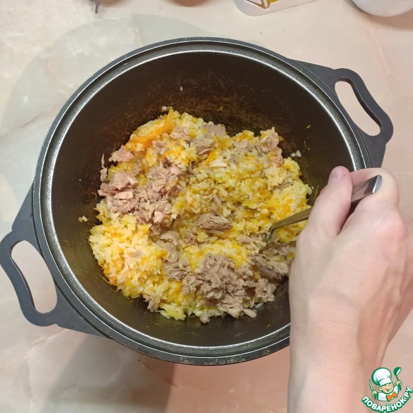 Рис с консервированным тунцом