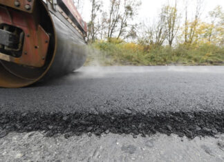 Руководителя Франковской службы восстановления уволили из-за строительства дороги в Буковель за миллиарды