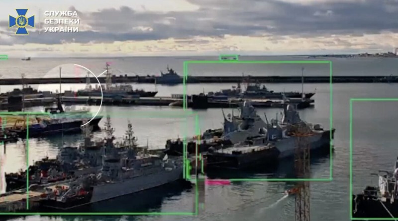 СБУ поразила подводную лодку РФ в Новороссийске | ВИДЕО