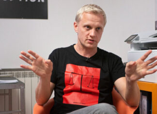 Шабунин заявил, что его с солдатом без пальцев отправляют в Купянск-Узловой