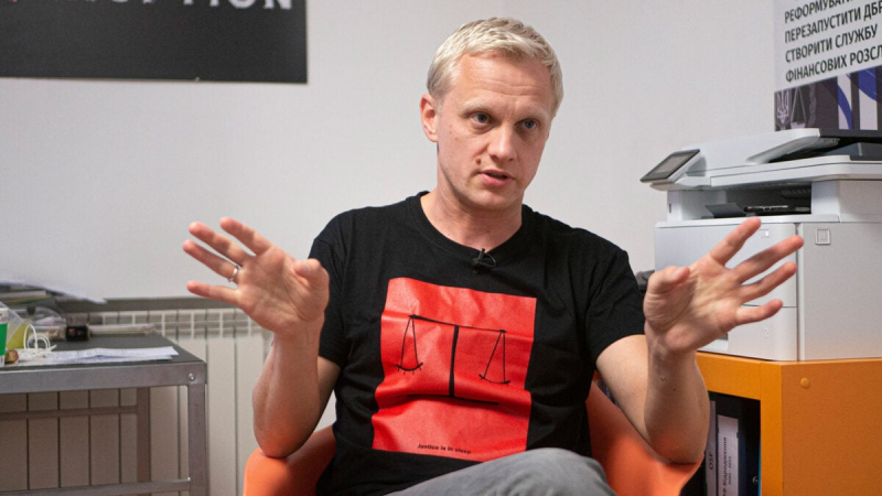 Шабунин заявил, что его с солдатом без пальцев отправляют в Купянск-Узловой