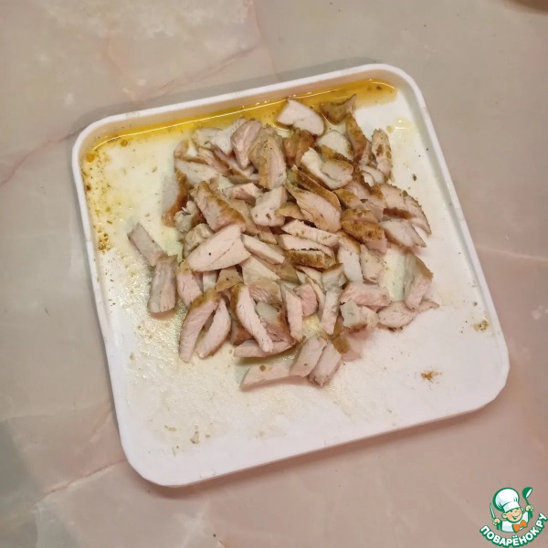 Сливочный суп с курицей и макаронами