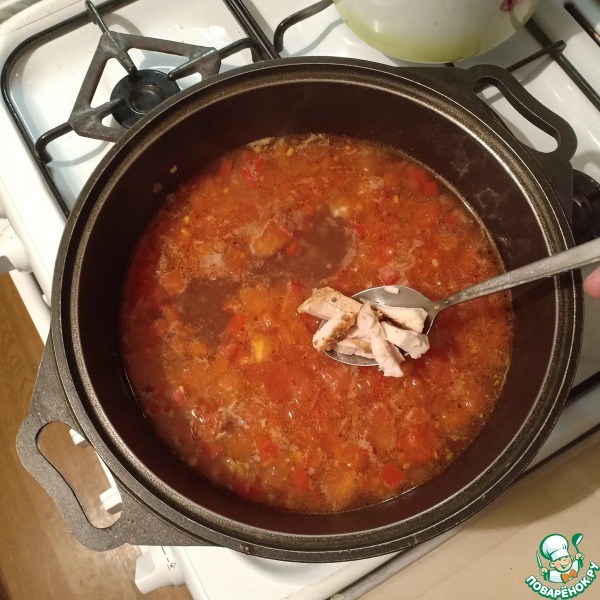 Сливочный суп с курицей и макаронами