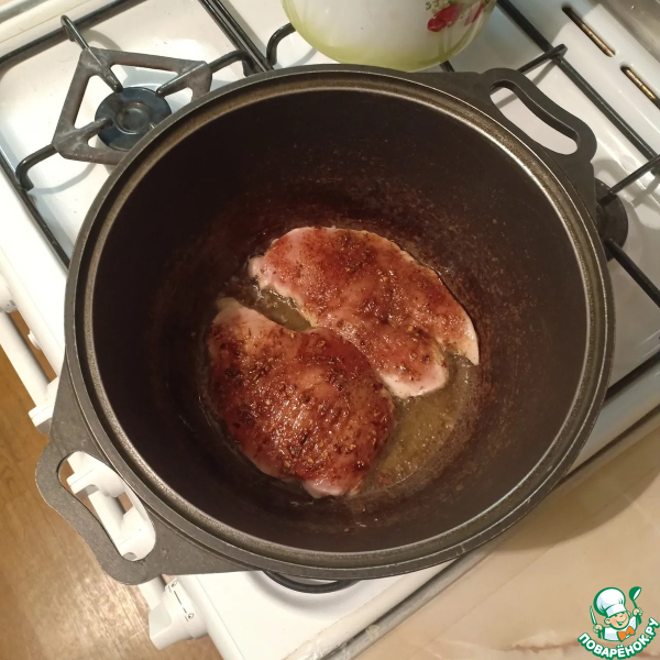 Сливочный суп с курицей и макаронами