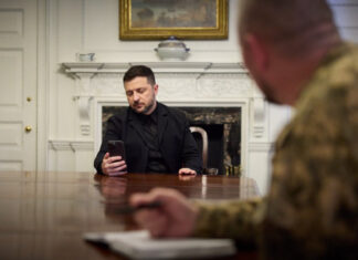 СМИ: Посланники Трампа хотели, чтобы Зеленский согласился сдать Донбасс по телефону