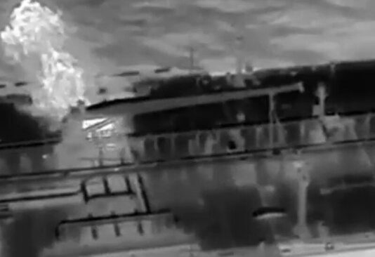 СМИ: СБУ впервые атаковала танкер теневого флота РФ в Средиземном море | ВИДЕО