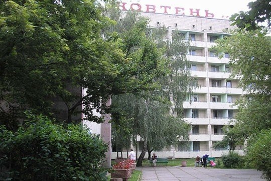 СМИ: Спецназ ГУР взял штурмом санаторий с военными под Киевом. 10 человек попали в плен