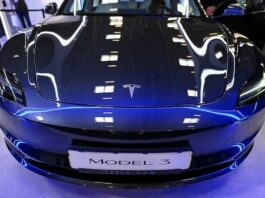 Tesla запускает в Европе бюджетную версию Model 3