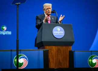 Трамп говорит, что РФ «согласилась» на его мирный план, а Зеленский даже «не читал»