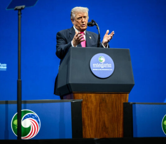 Трамп говорит, что РФ «согласилась» на его мирный план, а Зеленский даже «не читал»