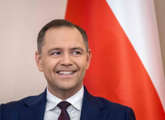 Туск и Навроцкий поспорили после слов президента Польши об угрозе с Запада