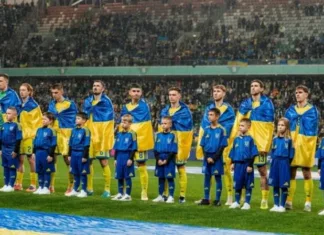 УЕФА наказал Украину за баннер с критикой России