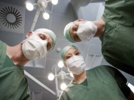 В Луцке из желудка 7-летней девочки извлекли почти 700 граммов волос | ФОТО