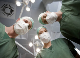 В Луцке из желудка 7-летней девочки извлекли почти 700 граммов волос | ФОТО