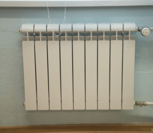 В российском Ангарске из-за аварии на ТЭЦ без тепла остались более 1500 домов. Температура в городе –15°C