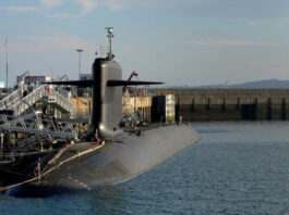 Во Франции открыли огонь по дронам над базой атомных подводных лодок