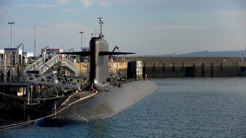 Во Франции открыли огонь по дронам над базой атомных подводных лодок