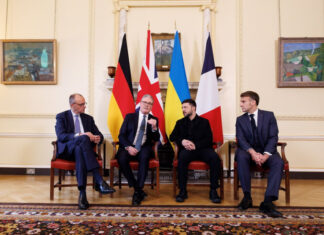 WP: Зеленский отказывается подчиняться требованиям Трампа и Путина