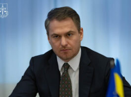 За каждым приду лично: Кравченко заявил, что не собирается в отставку