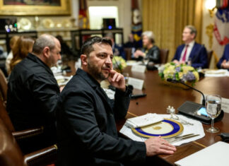 Зеленский ответил Трампу на призыв провести выборы