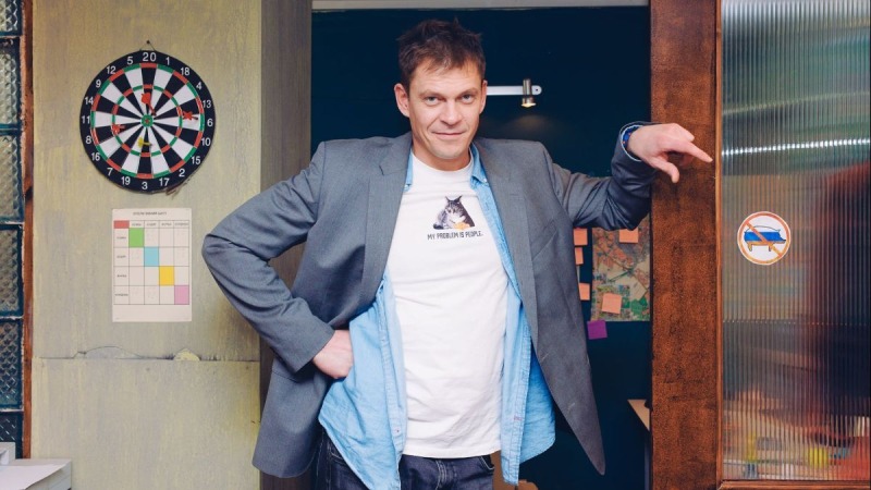 4 блестящих сериала 2025 года, с которыми вечер пройдет незаметно