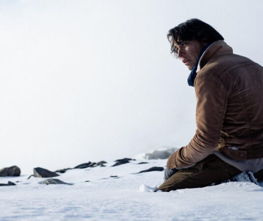 6 зимних фильмов и сериалов для просмотра в холодные вечера