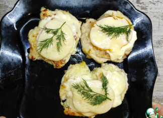 Эсколоп с помидорами и сыром из куриной грудки