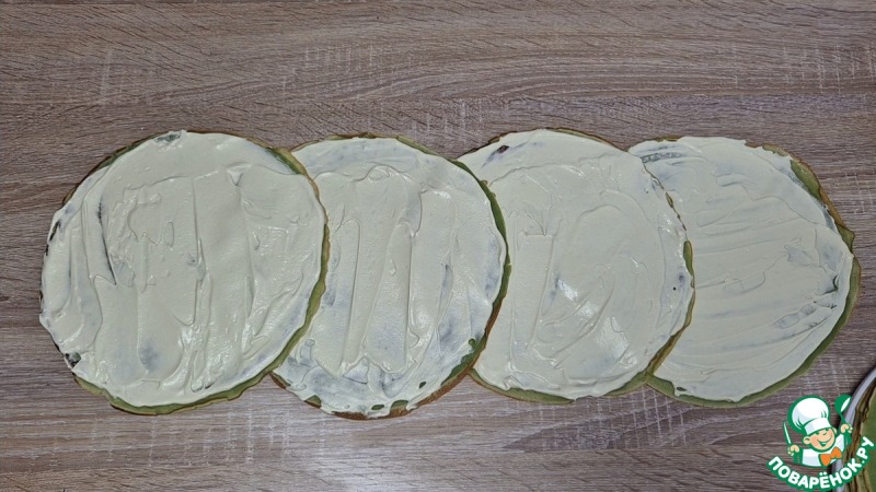 Фисташковый блинный торт