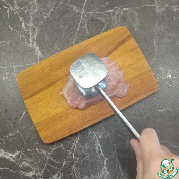 Мясо с помидорами и грибами