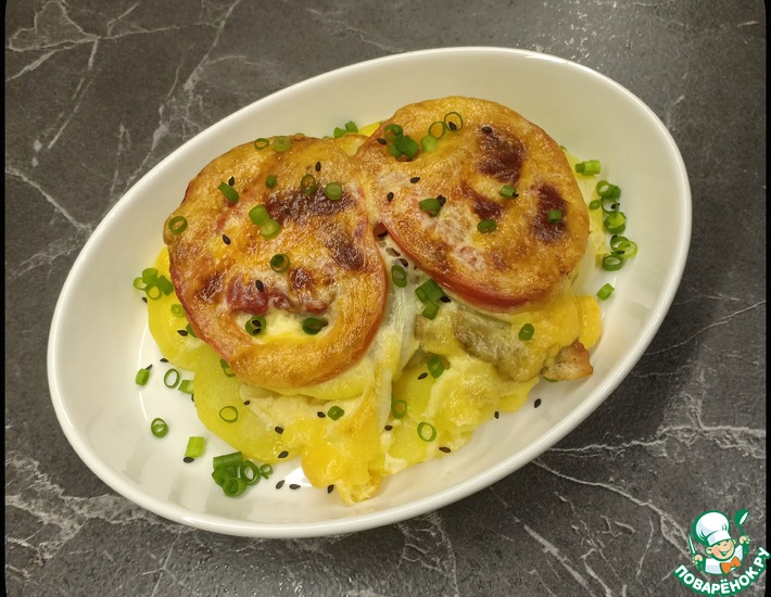 Мясо с помидорами и грибами