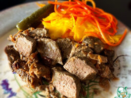 Печень говяжья. Жареная с луком