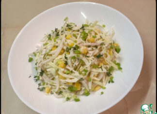 Салат с кальмарами и капустой